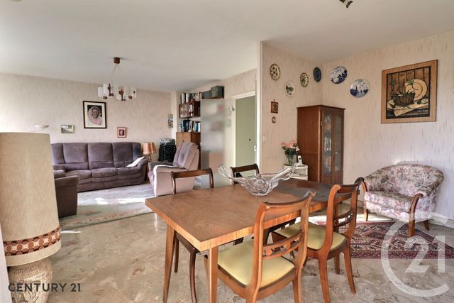 Appartement T3 à vendre - 3 pièces - 85.22 m2 - CARPENTRAS - 84 - PROVENCE-ALPES-COTE-D-AZUR - Century 21 Aristide Briand