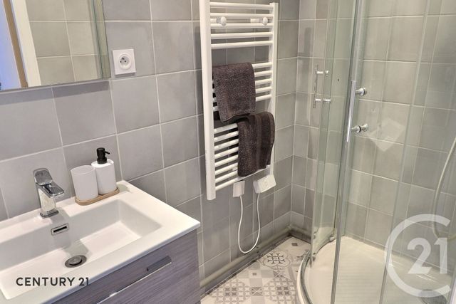 Appartement T3 à vendre - 3 pièces - 67.0 m2 - CARPENTRAS - 84 - PROVENCE-ALPES-COTE-D-AZUR - Century 21 Aristide Briand