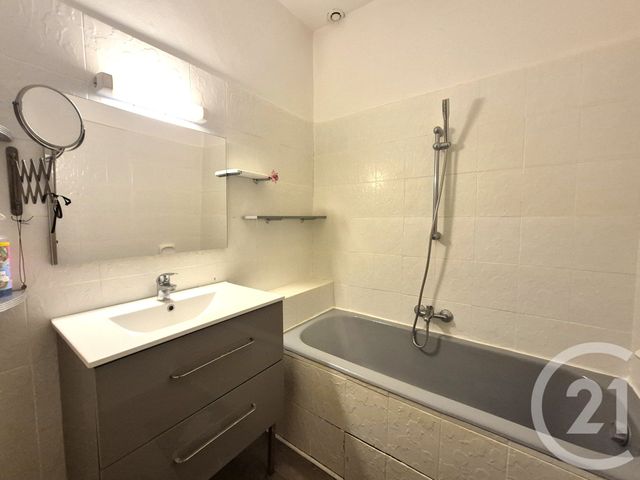Appartement F3 à vendre - 3 pièces - 72.0 m2 - CARPENTRAS - 84 - PROVENCE-ALPES-COTE-D-AZUR - Century 21 Aristide Briand