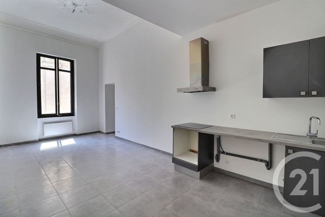 Appartement T3 à vendre - 6 pièces - 59.18 m2 - CARPENTRAS - 84 - PROVENCE-ALPES-COTE-D-AZUR - Century 21 Aristide Briand
