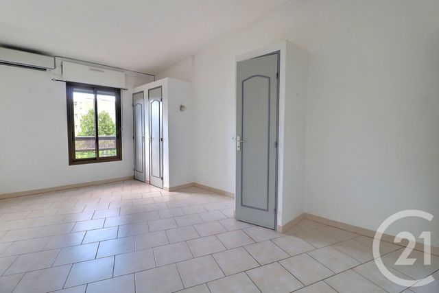 Appartement T2 à vendre - 2 pièces - 60.0 m2 - CARPENTRAS - 84 - PROVENCE-ALPES-COTE-D-AZUR - Century 21 Aristide Briand