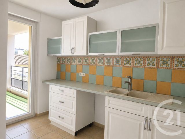 Appartement F3 à vendre - 3 pièces - 72.0 m2 - CARPENTRAS - 84 - PROVENCE-ALPES-COTE-D-AZUR - Century 21 Aristide Briand