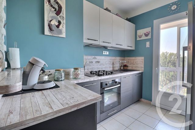 Appartement T4 à vendre - 4 pièces - 75.0 m2 - CARPENTRAS - 84 - PROVENCE-ALPES-COTE-D-AZUR - Century 21 Aristide Briand