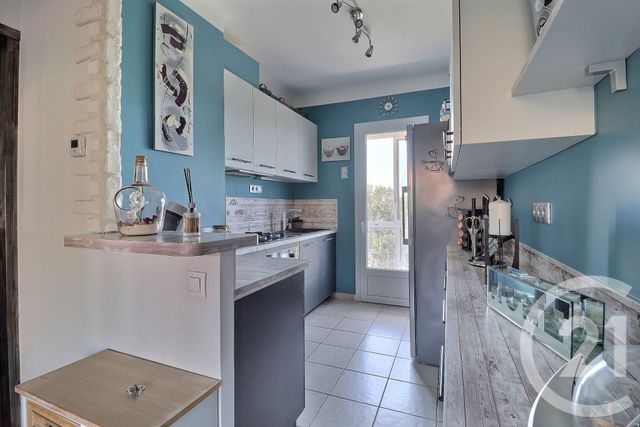 Appartement T4 à vendre - 4 pièces - 75.0 m2 - CARPENTRAS - 84 - PROVENCE-ALPES-COTE-D-AZUR - Century 21 Aristide Briand