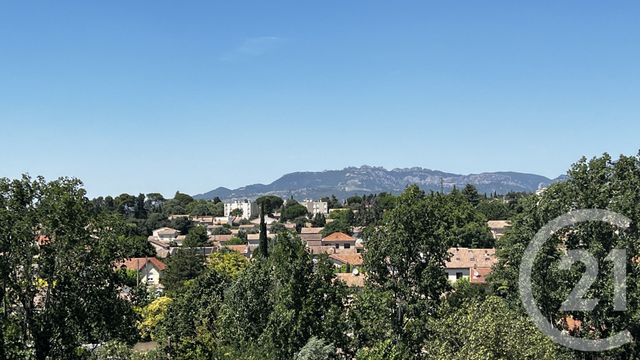 Appartement T4 à vendre - 4 pièces - 75.0 m2 - CARPENTRAS - 84 - PROVENCE-ALPES-COTE-D-AZUR - Century 21 Aristide Briand
