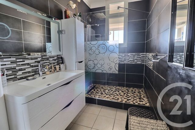 Appartement T4 à vendre - 4 pièces - 75.0 m2 - CARPENTRAS - 84 - PROVENCE-ALPES-COTE-D-AZUR - Century 21 Aristide Briand